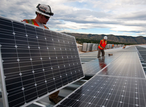 Solar_Farm_Workers_S_1107.jpg