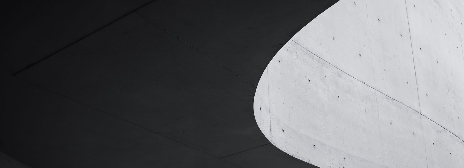 curved cemnet building